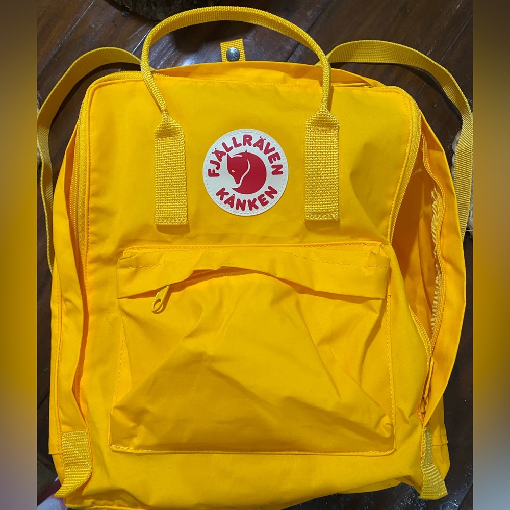 Fjallraven Kanken 16L
Backpack yellow